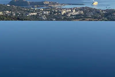 Image de Villa  Evasione, sur les hauteurs de l'Ile-Rousse, 5 chambres, piscine vue mer