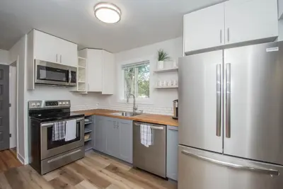 Image de Stylish Home a Block Away from Entertainment