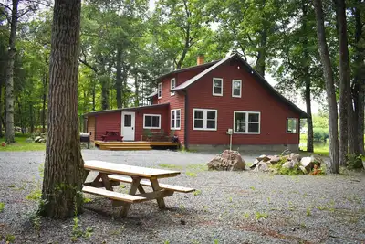 Image de Scenic Lakefront Retreat with Atv Trail Access - Hatfield Lake Arbutus Home