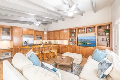 Image de Tastefully Casual Condo with Large Deck and Ac