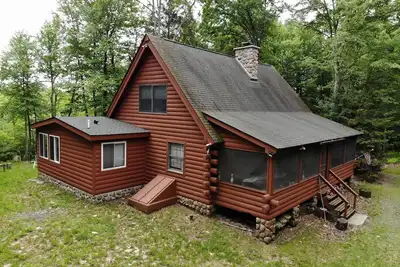 Image de Perfect cozy cabin w/ tree house on 3 acres of woods near skiing, hiking & Dwg