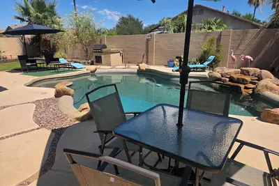 Image de Backyard Oasis near downtown