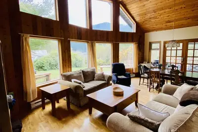 Image de Riverfront Cabin in Zeballos - Fish & explore the West Coast