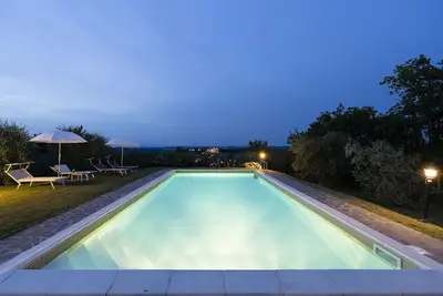Image de Agritourism Pisa Hills-Girasole. Private Outdoor Area. Pool & Jacuzzi.