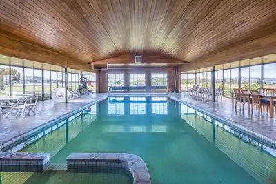 Image de Prestigious Expansive Home with Almost Everything