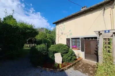 Gîte Authentique pour 6 Pers. avec Cheminée à Proximité de Vittel et Activités Nature