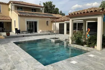 Image de Escapade de luxe - Superbe villa avec piscine!