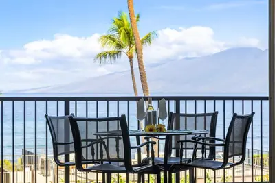Image de Dead center ocean views and indoor/outdoor living at it's best