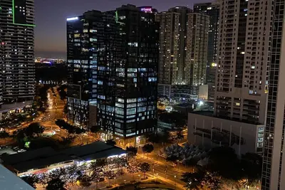 Image de A spacious and luxury 1bd1br condo on High Street