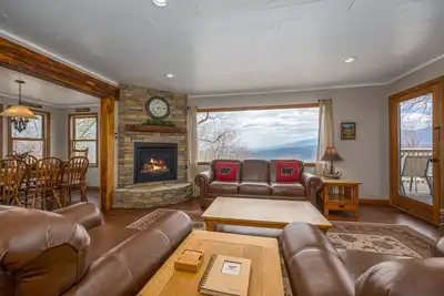 Image de Free Attractions, Hot Tub, Views, Close to Downtown Gatlinburg