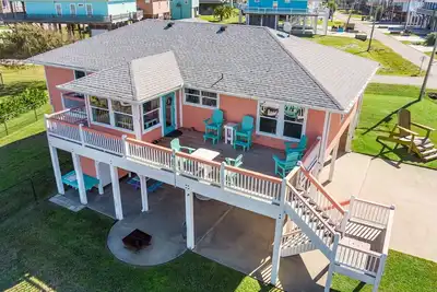 Image de A Lil' Tipsea -Beachside cutie w/ outdoor bar, close to beach, great amenties