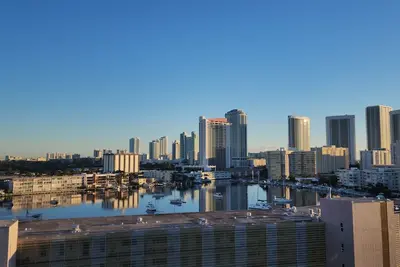 Image de Golden Isles Penthouse 2 Bedroom / 2 Bathroom
