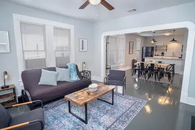 Image de Wonderful 3 Br 2 Ba Near Downtown