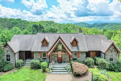 Image de Incredible, 5-Bedroom Farmhouse with Amazing Views!