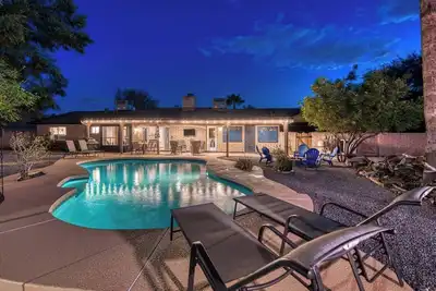 Image de Scottsdale Free Heated Pool & Private Pickle Ball