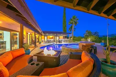 Image de Cls 2 Wineries - Pool, Spa, Fire Pit W/7 Beds & Great Reviews!