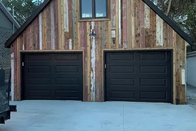 Image de Adorable Brand New Studio Barn Loft with Full Kitchen and Bath