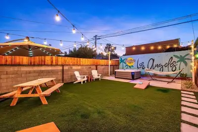 Image de Jacuzzi+Game Room+Backyard Oasis! *5min to SoFi! *