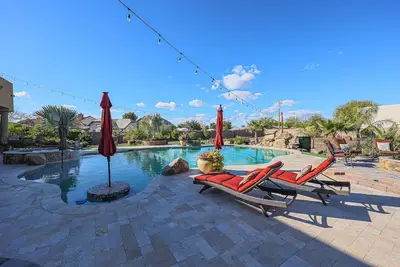Image de Beautiful Entertainers Dream! Large resort-like pool-Putting green-over 1 acre