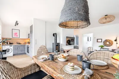 Image de Diek No. 2 in the North Sea resort - close to the beach and the North Sea, fireplace, terrace, pets