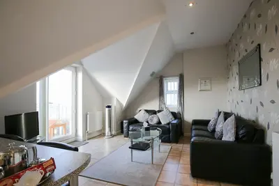 Image de Appartement en attiq-Vue plage-Panoramique-Salle de bain privée séparée-Penth. . .