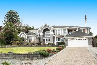 Image de Extraordinary home w/ a hot tub, fireplace, game room, pool table - ocean views