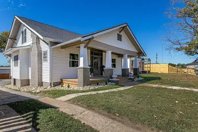 Image de 5br Happy Holler Home >3 min to Downtown + Deck
