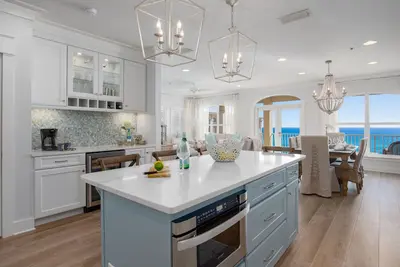 Image de Villa Belle Vue—Gulf Front Penthouse—Walk to Rosemary & Alys Beach -