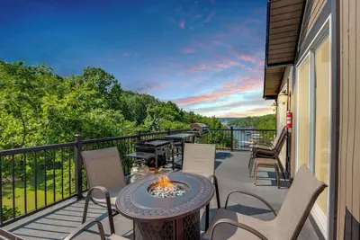 Image de Lake-View Osage Beach Resort Home w/ Game Room!