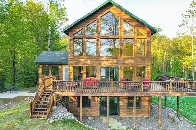 Image de Paddle Ready: Hayward Lake View Retreat w/ Bbq