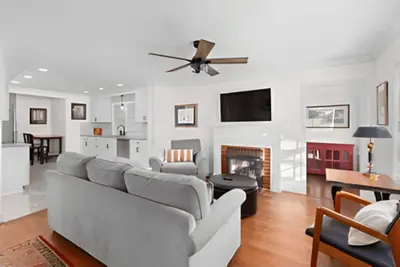 Image de Newly remodeled cozy cottage
