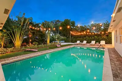 Image de Heated Pool-Oversized Master - Close to Beach - Centrally Located 4 Bed / 3 Bath