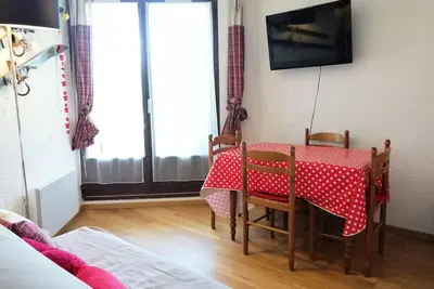 Image de Coquet et petit 2p avec grande terrasse, rénové esprit montagne, Pra Loup