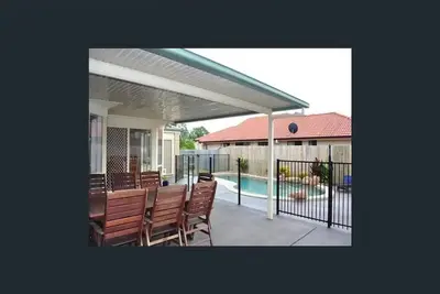 Image de 4 bdrm 2 bthrm home\/ pool. 35min -Cbd