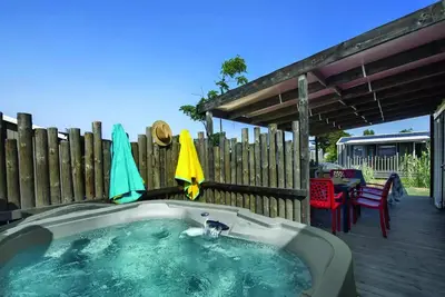 Image de Mobil Home Duo Premium 3 Pièces 4 Personnes Jacuzzi + Climatisé + Tv