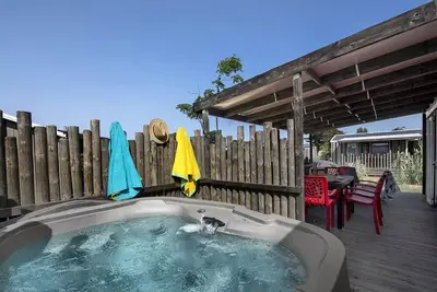 Image de Mobil Home Trio Premium 4 Pièces 6 Personnes Jacuzzi + Climatisé + Tv