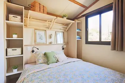 Image de Mobil-home Portland Premium 35m² (3 chambres) + terrasse couverte 17m² + Clim + Lv + Plancha gaz 6 personnes