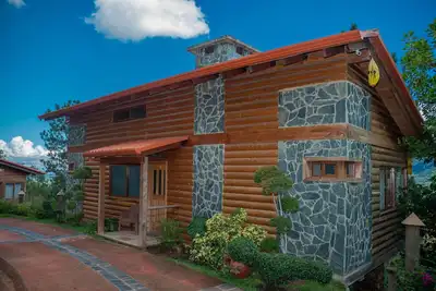 Scenic Cozy and Romantic 2 Bedroom with Jacuzzi on the Balcony