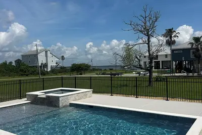 Image de Pool & Spa Complete! Luxury Quiet Retreat, Bay Views.