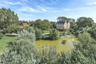 2-Bed 18th Century Barn - Sleeps 6 - Pet Friendly