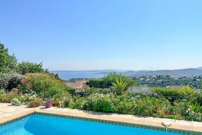 Image de Villa piscine avec vue sur la baie de St-Tropez