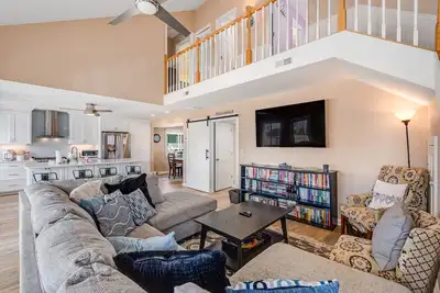 Image de Updated West End home with fenced backyard & direct beach access - dog-friendly