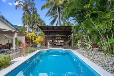 Image de Coconut Blue: Own Heated Pool | Walk to Beach/Eateries/Shops | Courtyard Shower