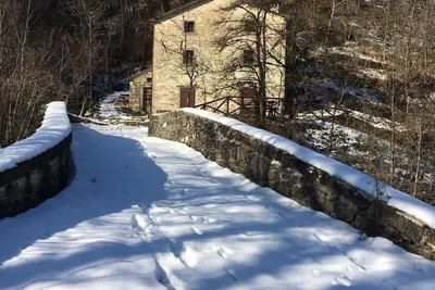 Image de Casina del Ponte on the river in the middle of the woods