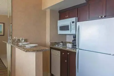 Image de Bch Q 1br 1ba w Ocean Front Balcony - sleeps 6