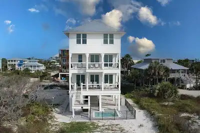 Image de New gulf front stunner! Private pool, elevator, beach gear!