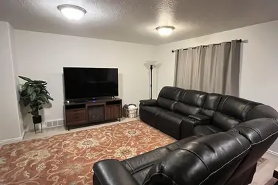 Image de Quiet and comfortable home near Slc and ski resorts