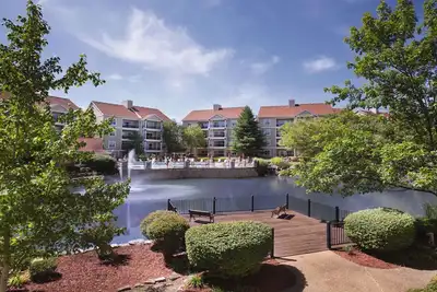 2bd Deluxe/Branson - w/Pools, Barbecue, Gym!