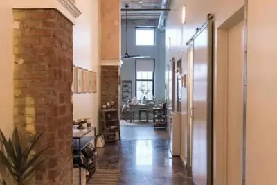 Image de Historic Downtown Gem w/parking. Walk everywhere