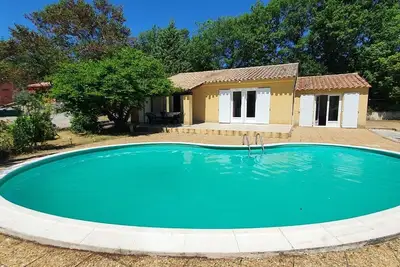 Image de Villa de plain pied toute équipée avec 3 chambres et piscine privée